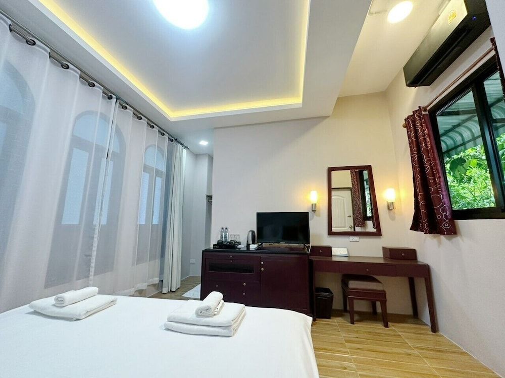 Daddy Dream Hotel and Residence Standard Double Room, 1 King Bed