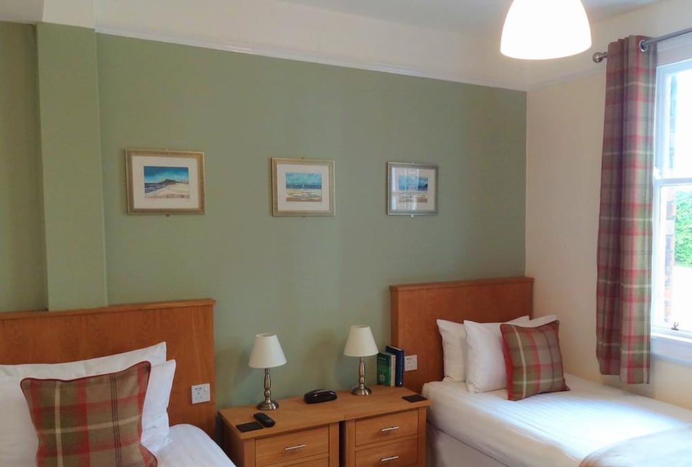 Alcuin Lodge Twin Room 2