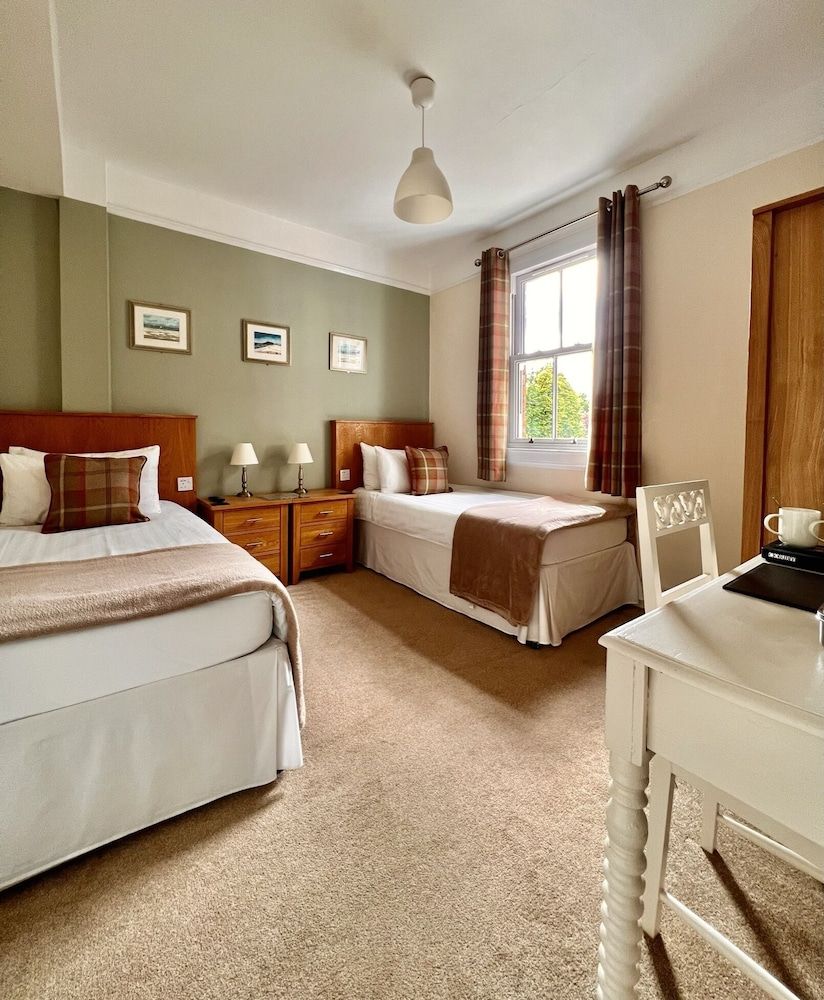 Alcuin Lodge Twin Room 4
