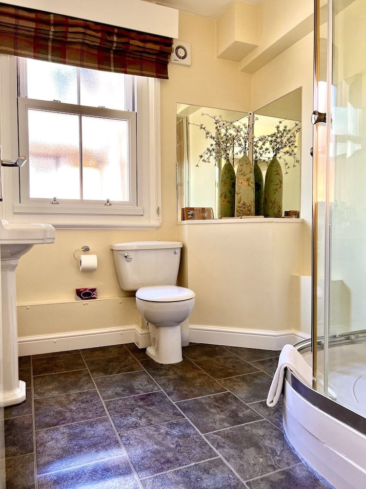 Alcuin Lodge Twin Room 9