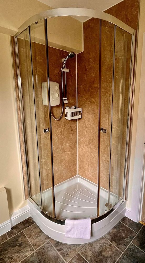 Alcuin Lodge Twin Room 10