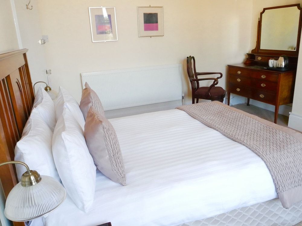 Alcuin Lodge Large Double Room 6
