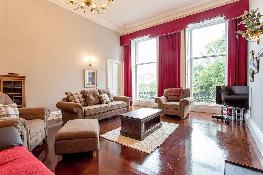 undefined JOIVY Doune Terrace Apartment: Edinburgh New Town Prime Location