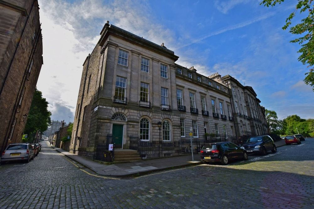 undefined JOIVY Doune Terrace Apartment: Edinburgh New Town Prime Location 5
