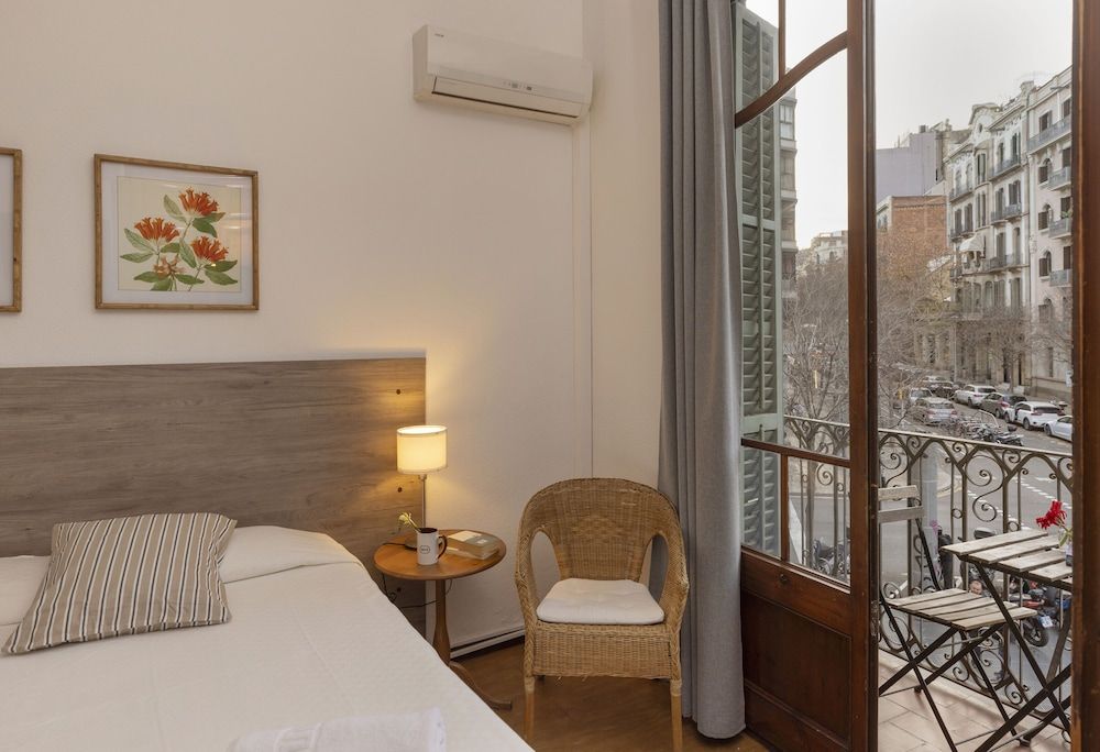 Ally's Guest House Barcelona B&B Habitación doble estándar, con cama supletoria a petición del cliente 59