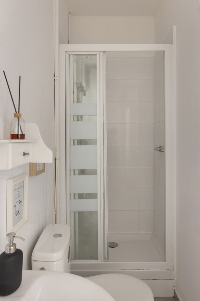 Ally's Guest House Barcelona B&B Habitación doble estándar, con cama supletoria a petición del cliente 49