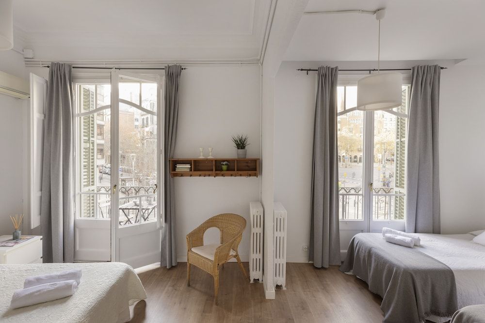 Ally's Guest House Barcelona B&B Habitación doble estándar, con cama supletoria a petición del cliente 53