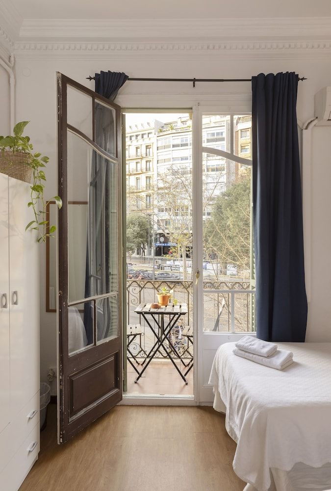 Ally's Guest House Barcelona B&B Habitación doble estándar, con cama supletoria a petición del cliente 57