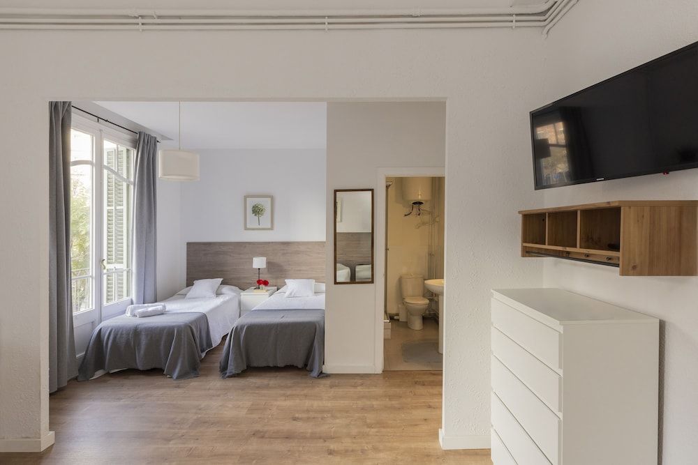 Ally's Guest House Barcelona B&B Habitación doble estándar, con cama supletoria a petición del cliente 55