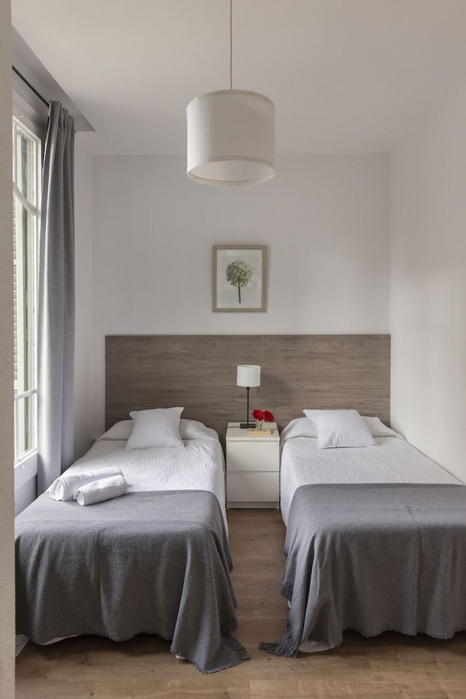 Ally's Guest House Barcelona B&B Habitación doble estándar, con cama supletoria a petición del cliente 13