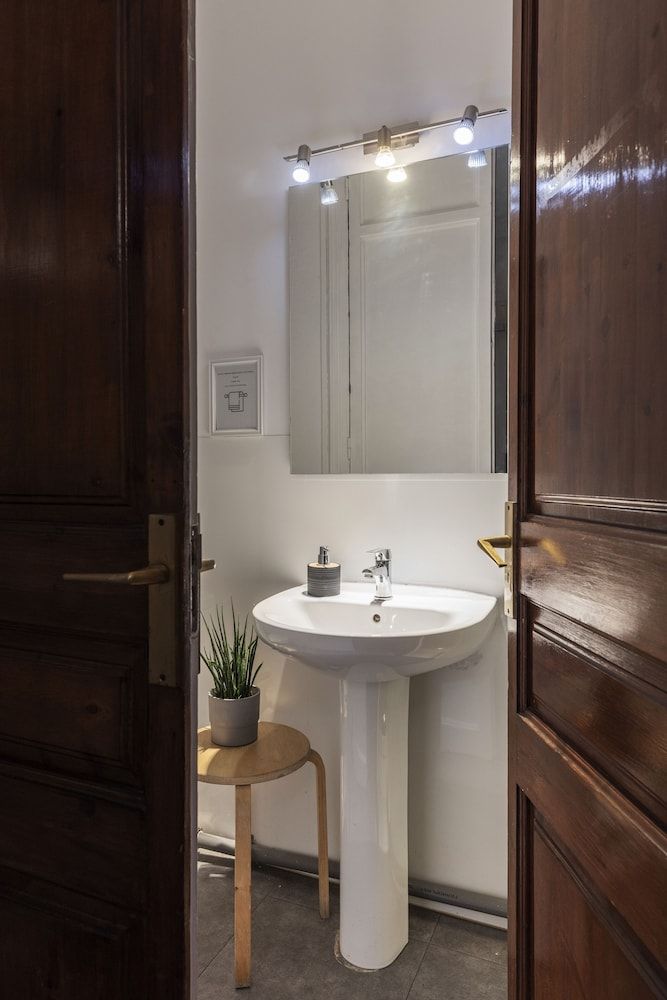 Ally's Guest House Barcelona B&B Habitación doble estándar, con cama supletoria a petición del cliente 45