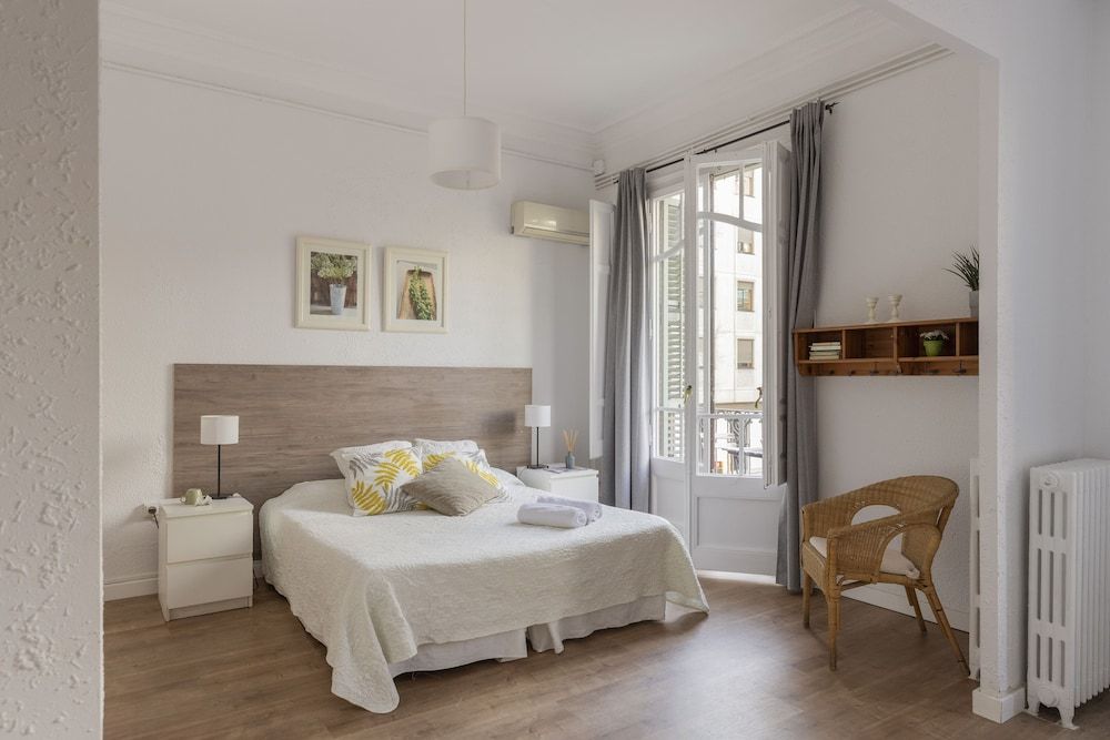 Ally's Guest House Barcelona B&B Habitación doble estándar, con cama supletoria a petición del cliente 16