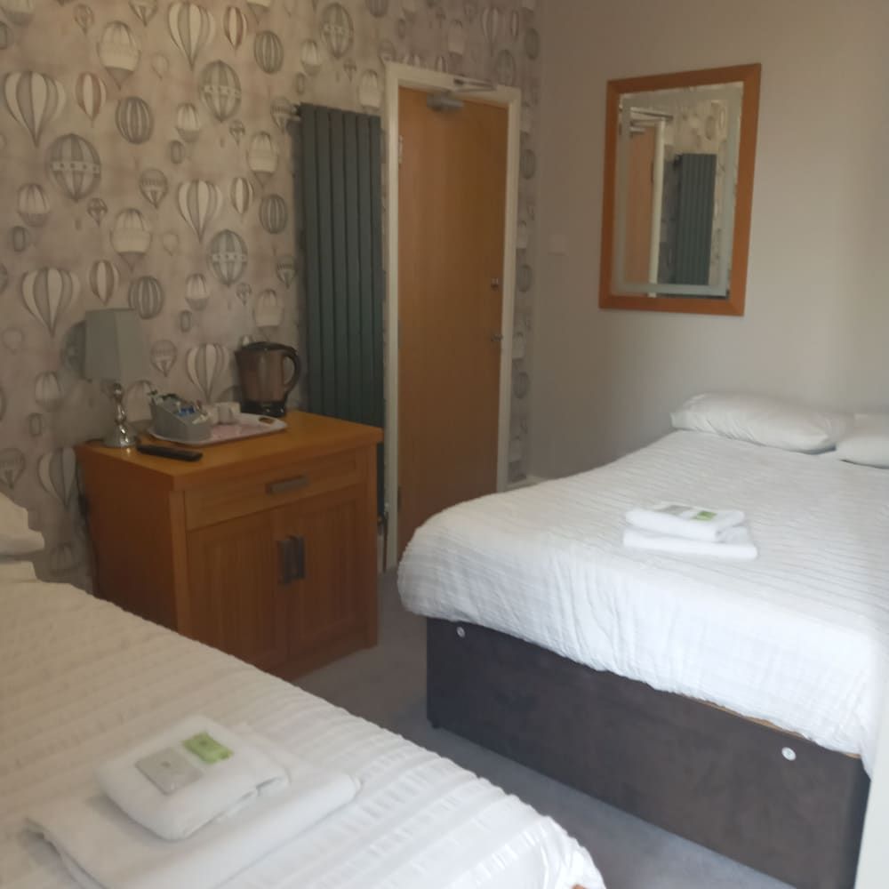 White Lodge In Traditional Quadruple Room 3