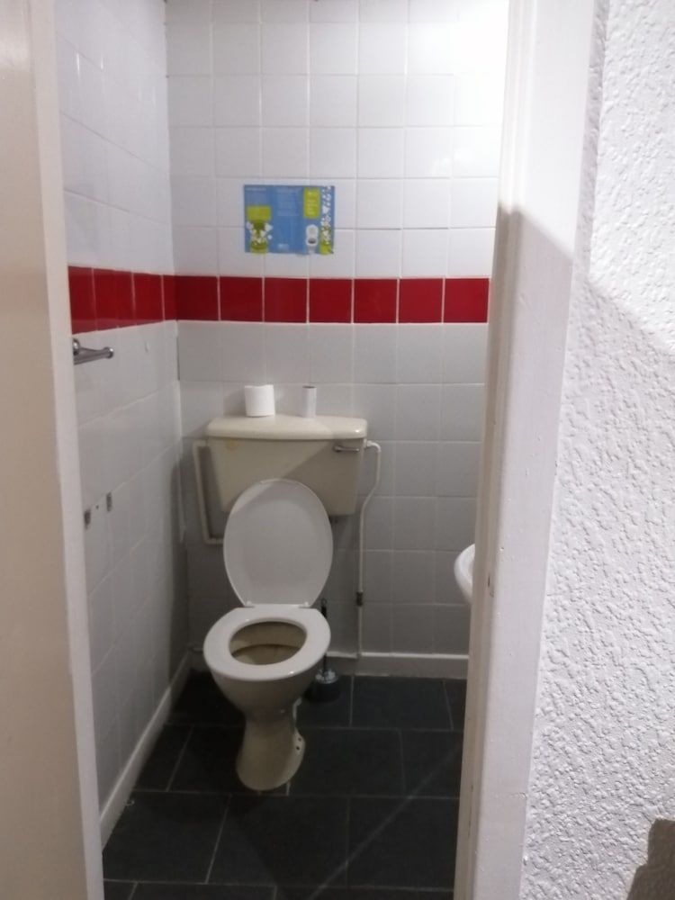 White Lodge In City Quadruple Room 3