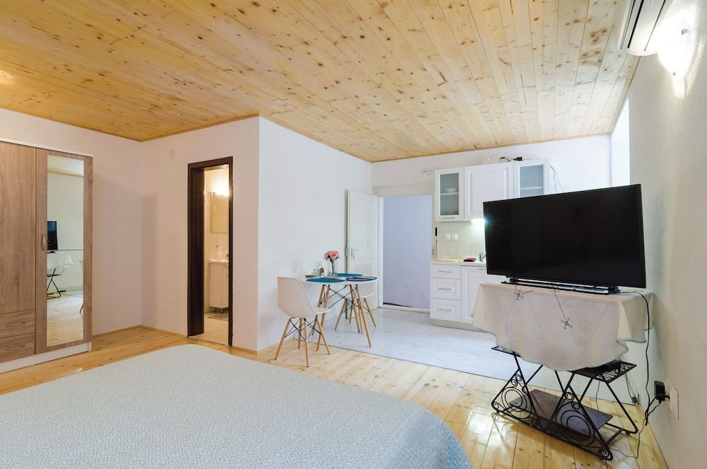 Apartments Saint Mary Studio (Comfort Studio Apartment) 7