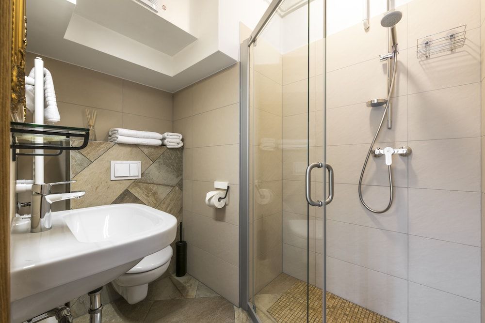 King Mindaugas Apartments Exclusive Loft, River View 12