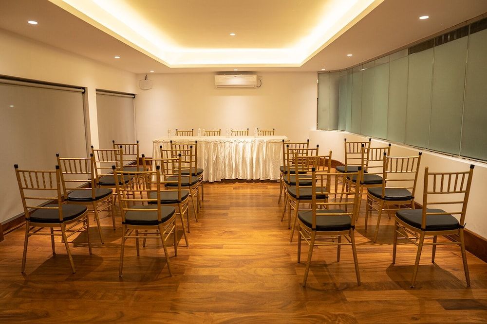 undefined GOOD WOOD AIRPORT HOTEL 8