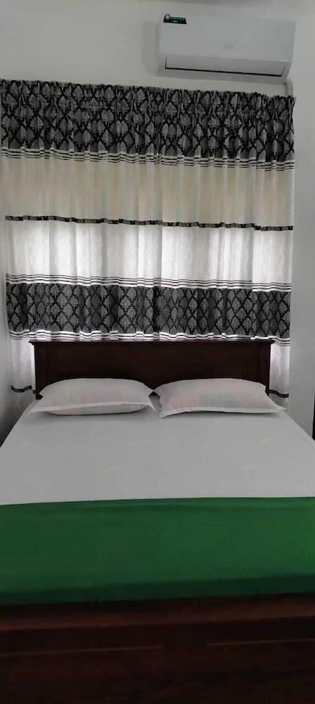Hotel Lakeside Standard Room, 1 Bedroom, Garden View 4