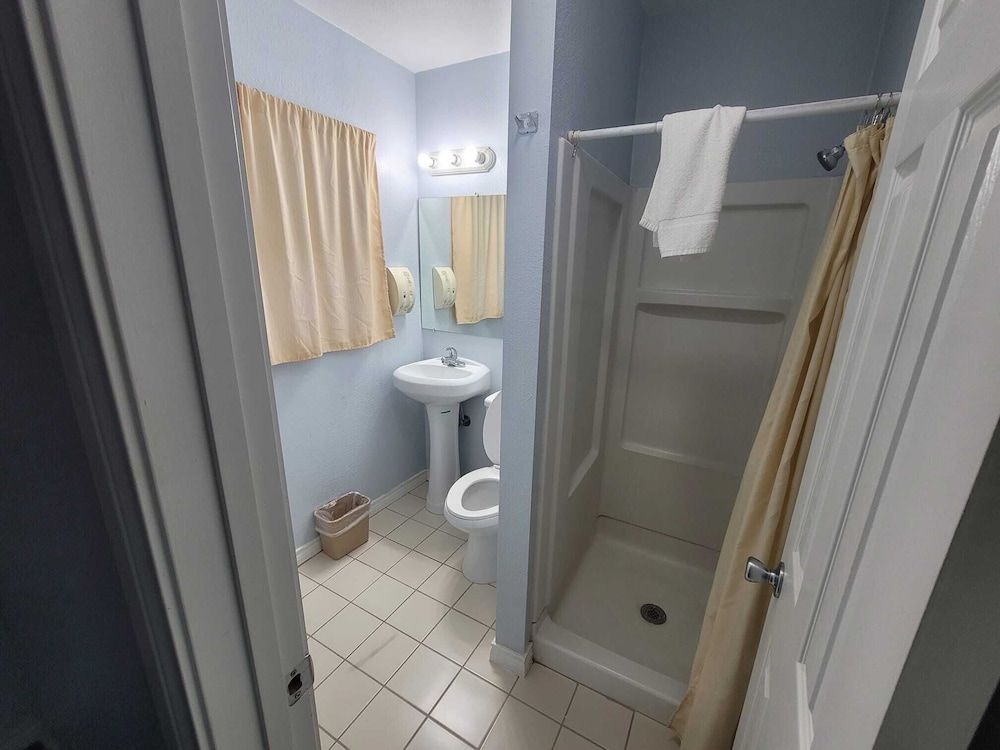 Heritage Budget Inn By OYO Hwy 84 Room, 1 King Bed, Non Smoking 5