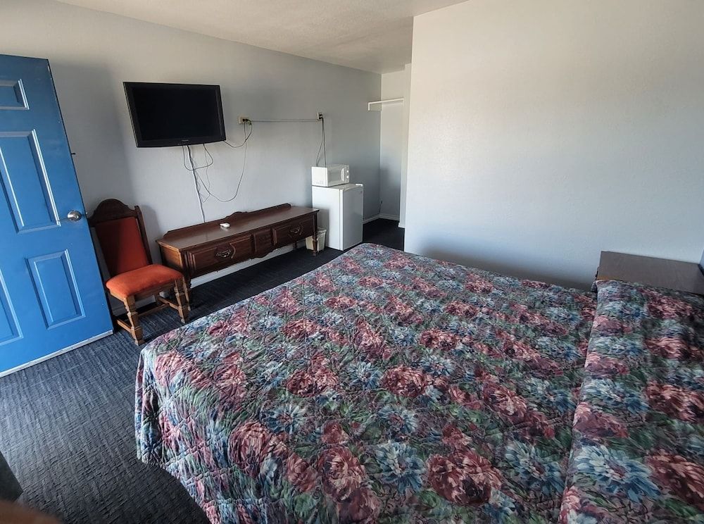 Heritage Budget Inn By OYO Hwy 84 Room, 1 King Bed, Non Smoking 3