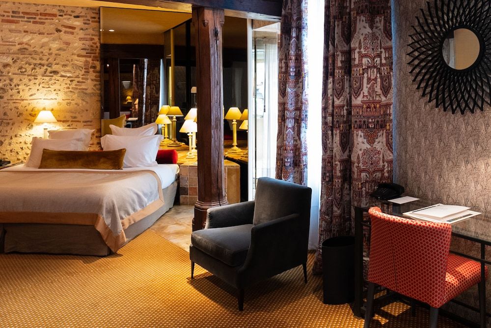 Grand Hotel du Lion d'Or Deluxe Suite, Courtyard View