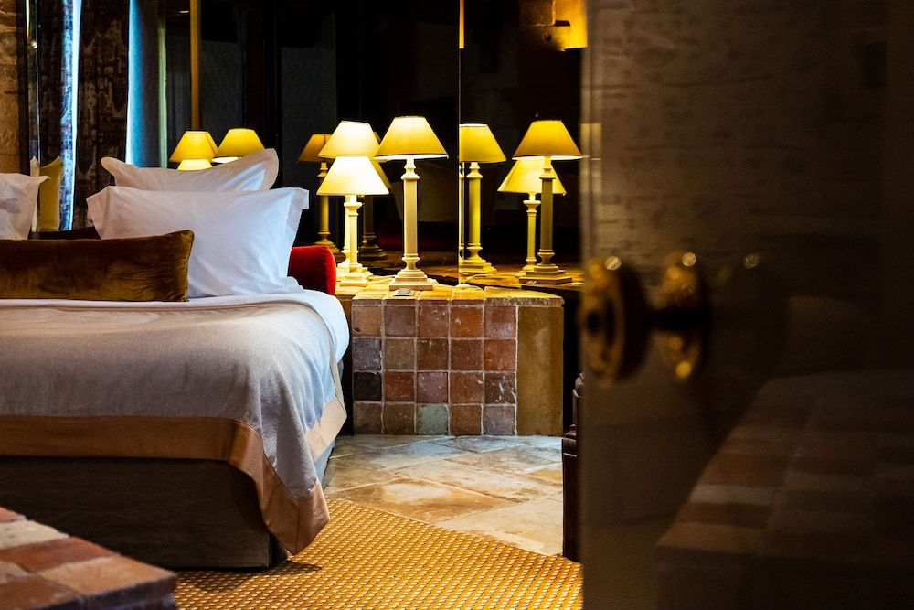 Grand Hotel du Lion d'Or Deluxe Suite, Courtyard View 2