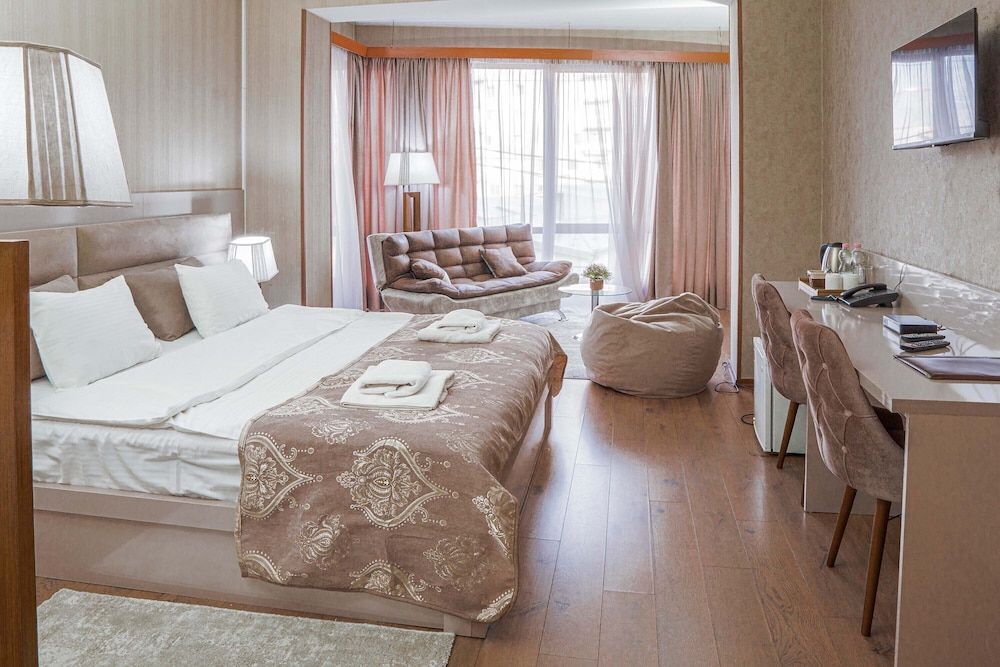 undefined Pino Vere Palace Hotel 10