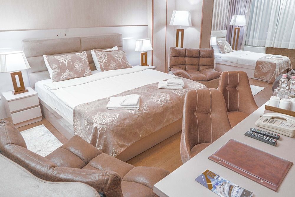 undefined Pino Vere Palace Hotel 4