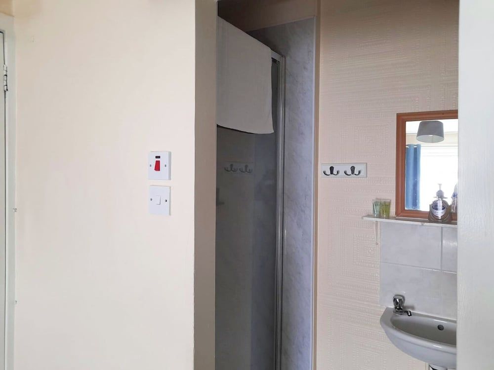 Irvine Riverside Guesthouse by Paymán Club Comfort Double Room 4