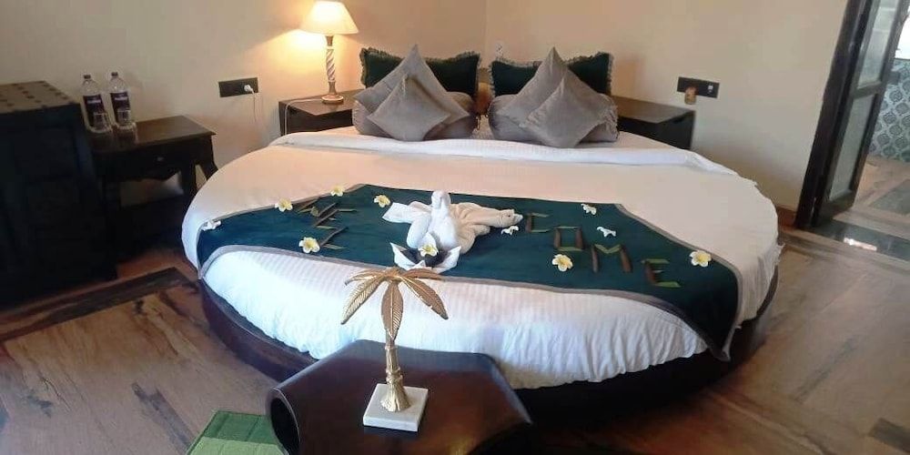 The Pench International Luxurious Honeymoon Room 4