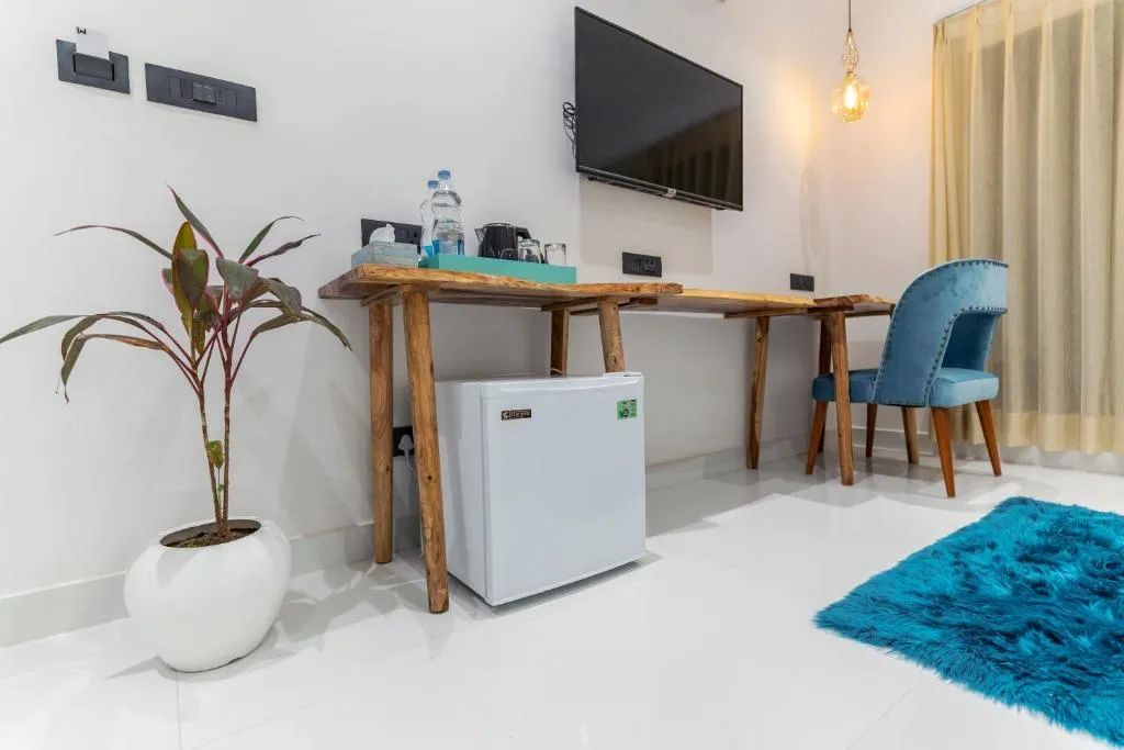 Moustache Udaipur Luxuria Superior Private Room With Lake View 9