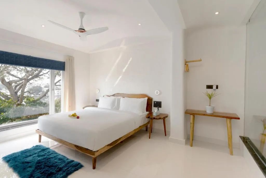 Moustache Udaipur Luxuria Superior Private Room With Lake View 4