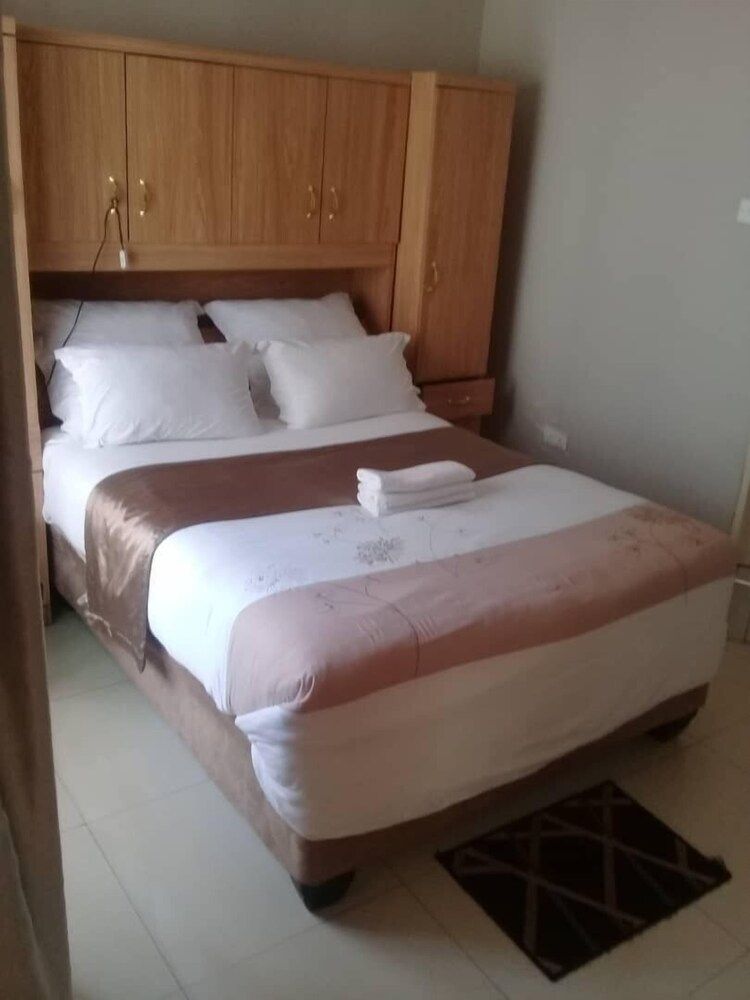 Kakwele Lodge & Tours