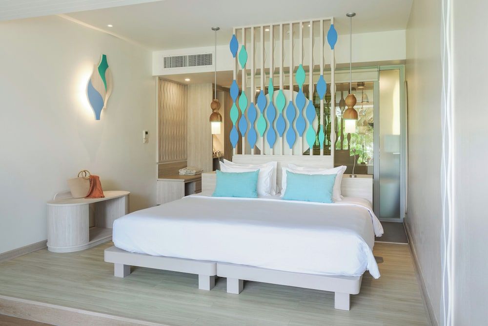 Junior Suite, Side Sea View