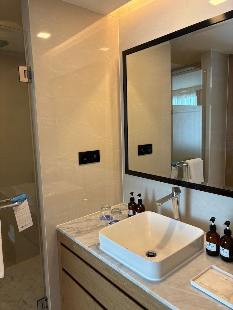 Wyndham La Vita Rawai Phuket Deluxe Pool Access 3