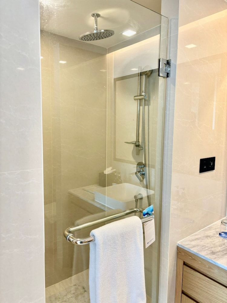 Wyndham La Vita Rawai Phuket Deluxe Pool Access 4