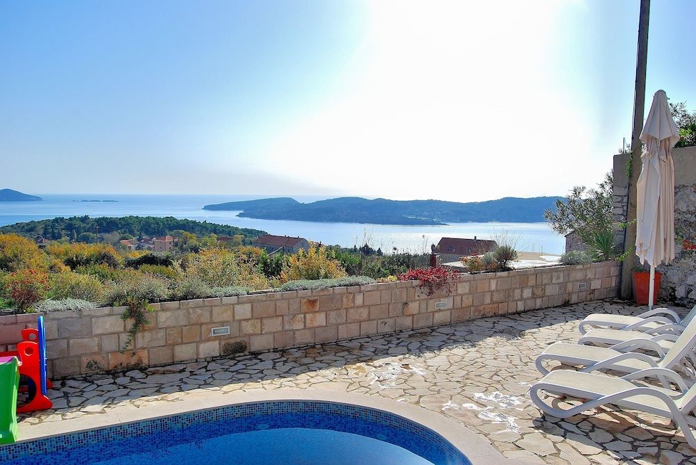 undefined Villa Tony