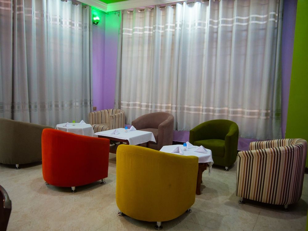 undefined Clomps Motel 9