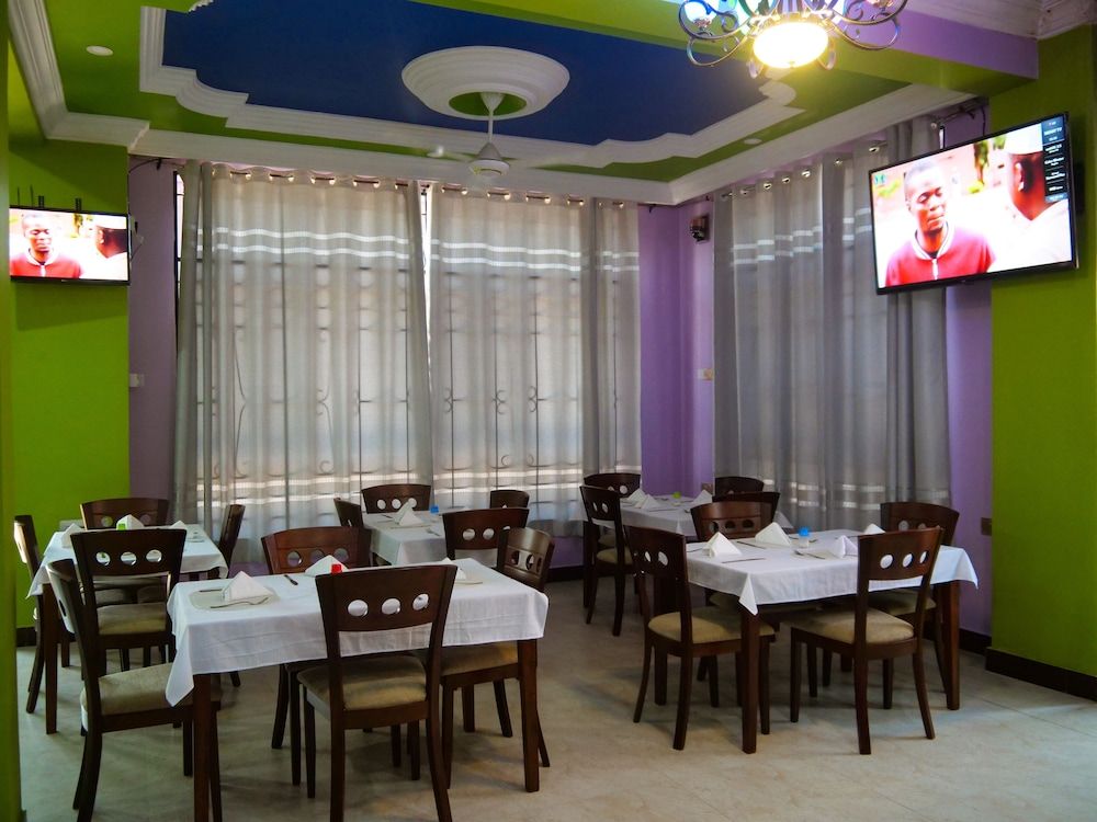 undefined Clomps Motel 3