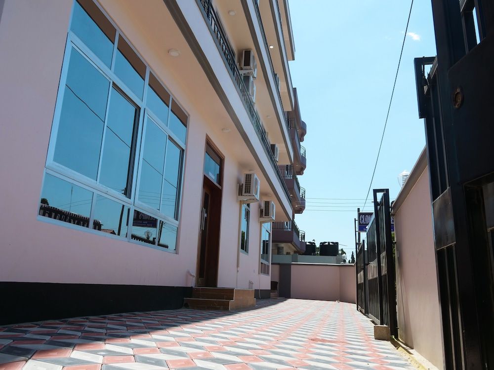 undefined Clomps Motel 4