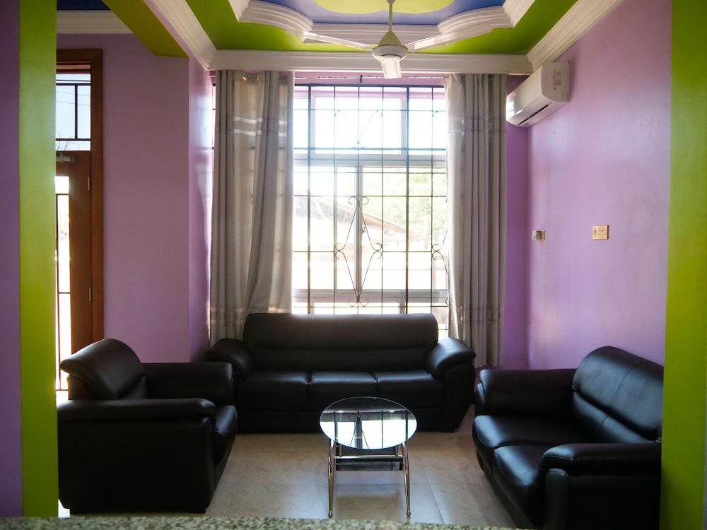 undefined Clomps Motel 10