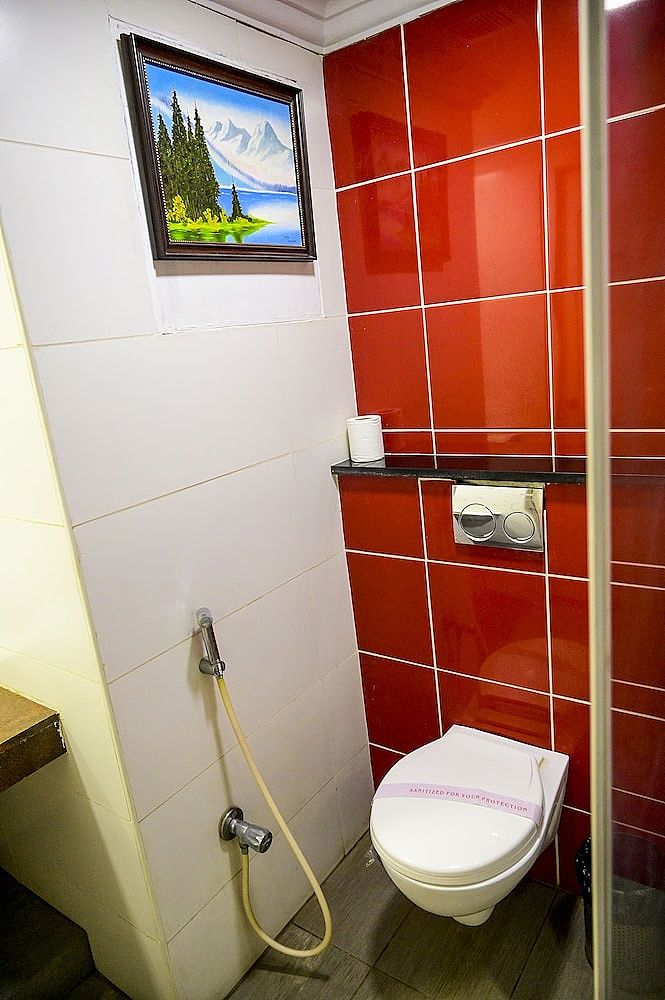 Maya's Kings Kourt Deluxe Double Room, Accessible 3