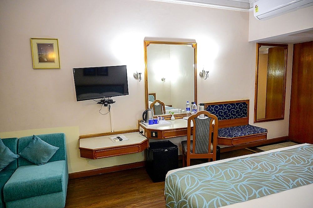 Maya's Kings Kourt Deluxe Double Room, Accessible 5