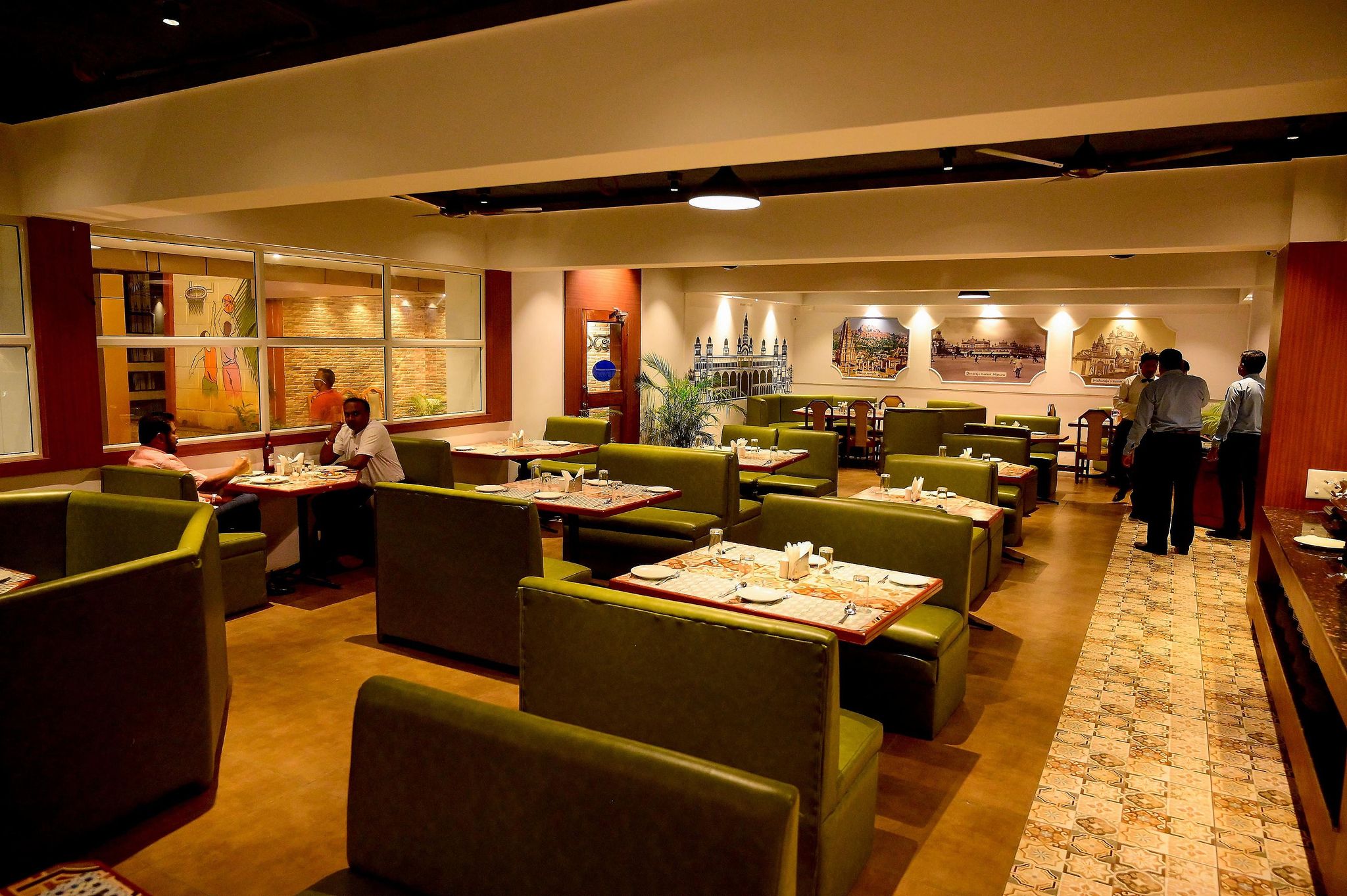 Food & Dining