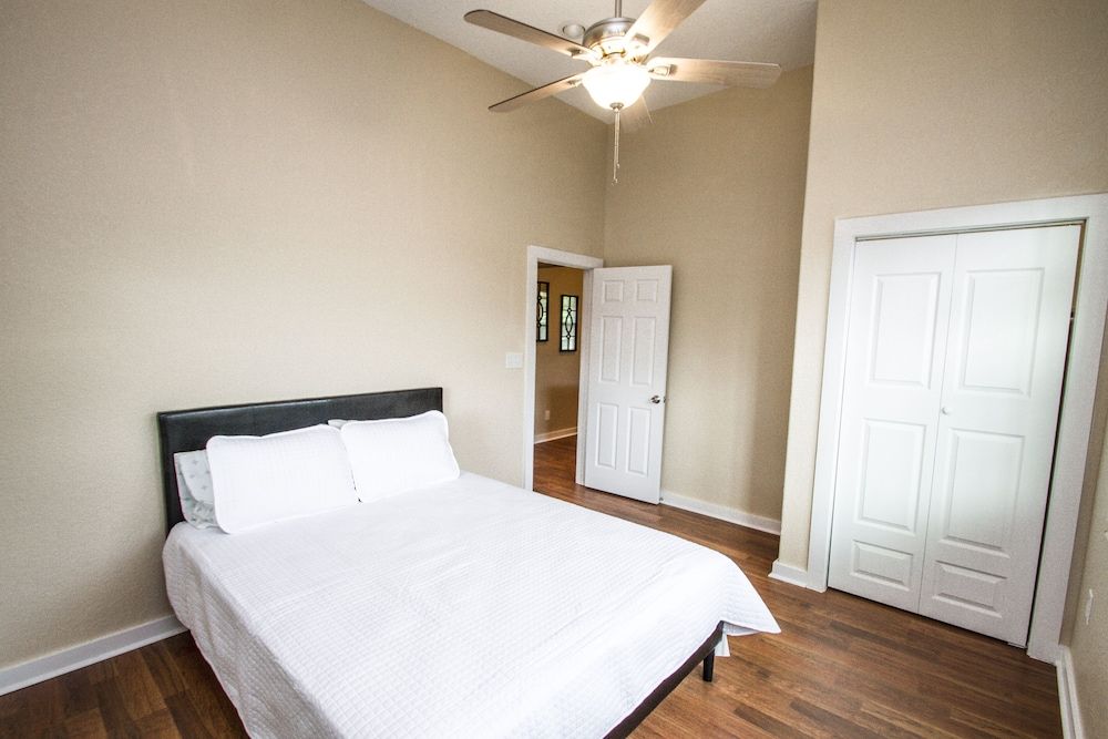 Apartment (3 Bedrooms)