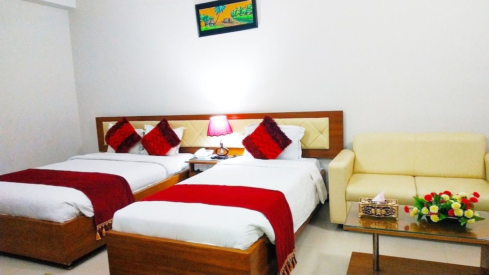 Hotel Khan Palace Family Room 2