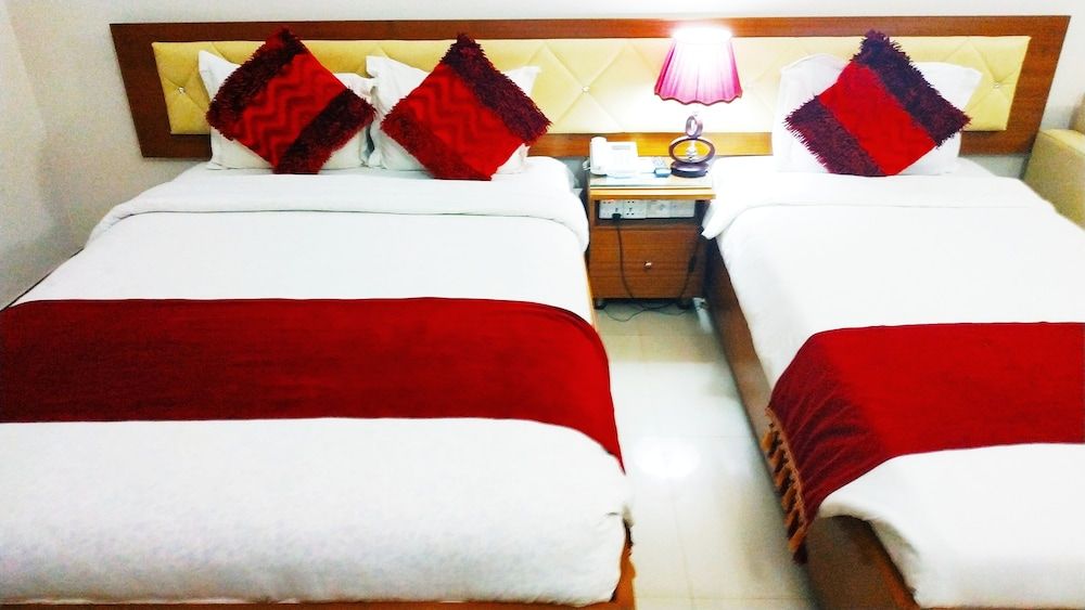 Hotel Khan Palace Family Room