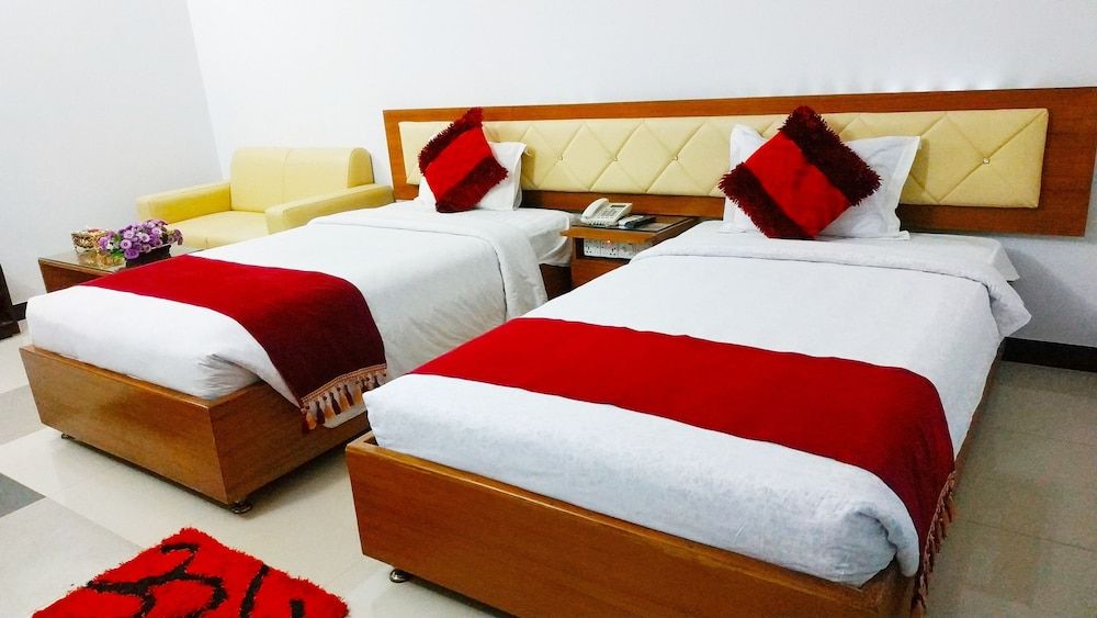 Hotel Khan Palace Deluxe Twin Room 2