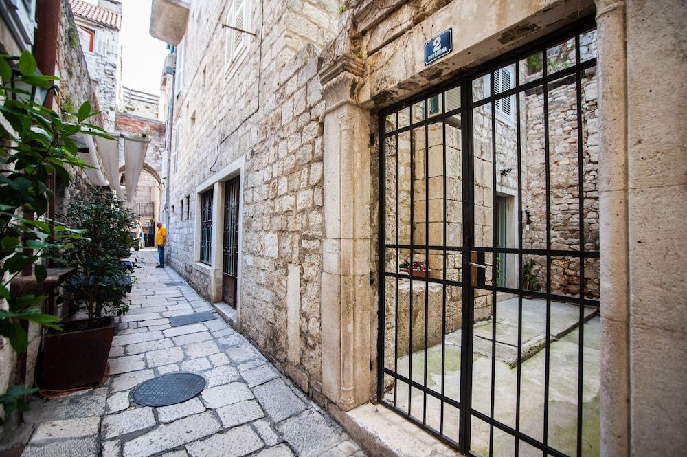 undefined Apartment Dumaneo Art 9