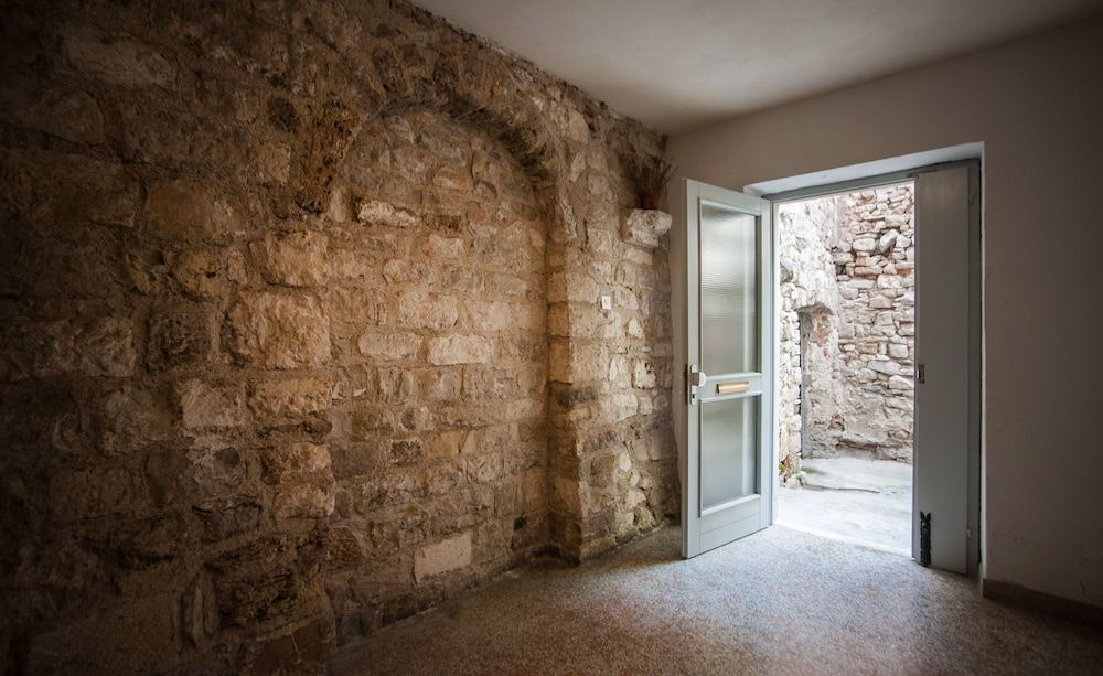 undefined Apartment Dumaneo Art 6